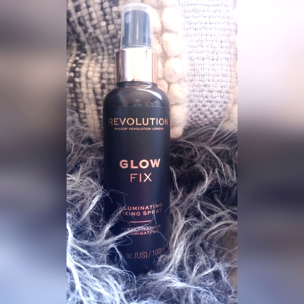 Glow Fixing Spray